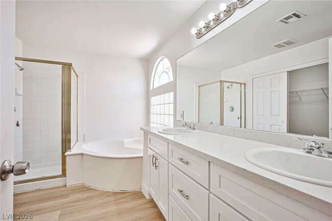 Building Photo - 9692 Cathedral Stairs Ct