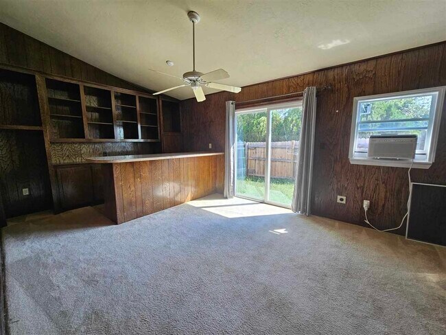 Building Photo - 1104 NW 52nd Cir