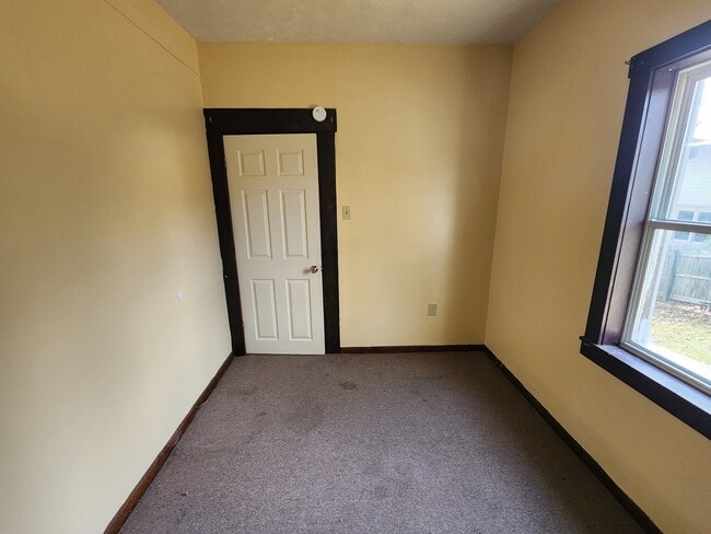 Building Photo - Benjamin st apt#2