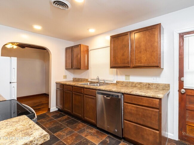 Building Photo - 6520 Jackie Ln