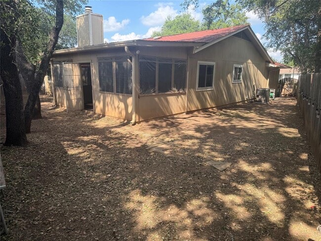 Building Photo - 7604 Bender Dr