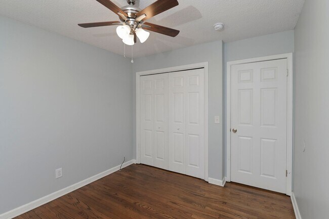 Building Photo - Newly Updated 3 Bedroom Home with Spacious...