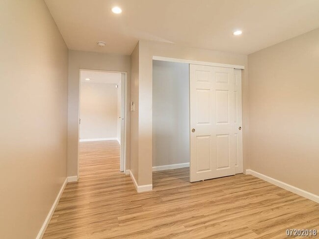 Building Photo - Moanalua Gardens 2BR/1.5Ba w/ 2 Parking