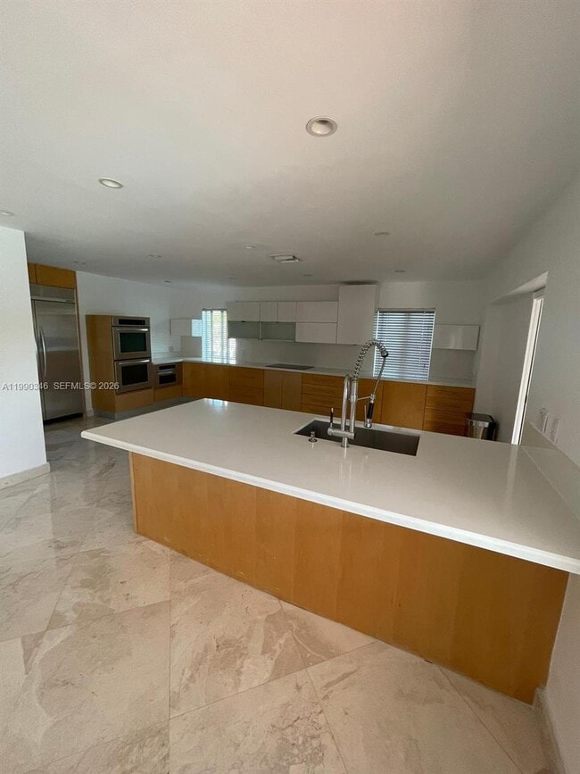 Building Photo - 3406 NE 168th St