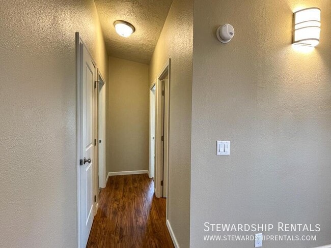 Building Photo - 1313 Bramblewood Ln