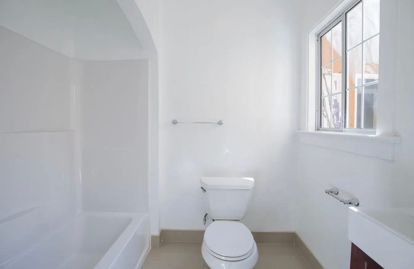 1st full bathroom, hallway bathroom - 1704 Miramar St