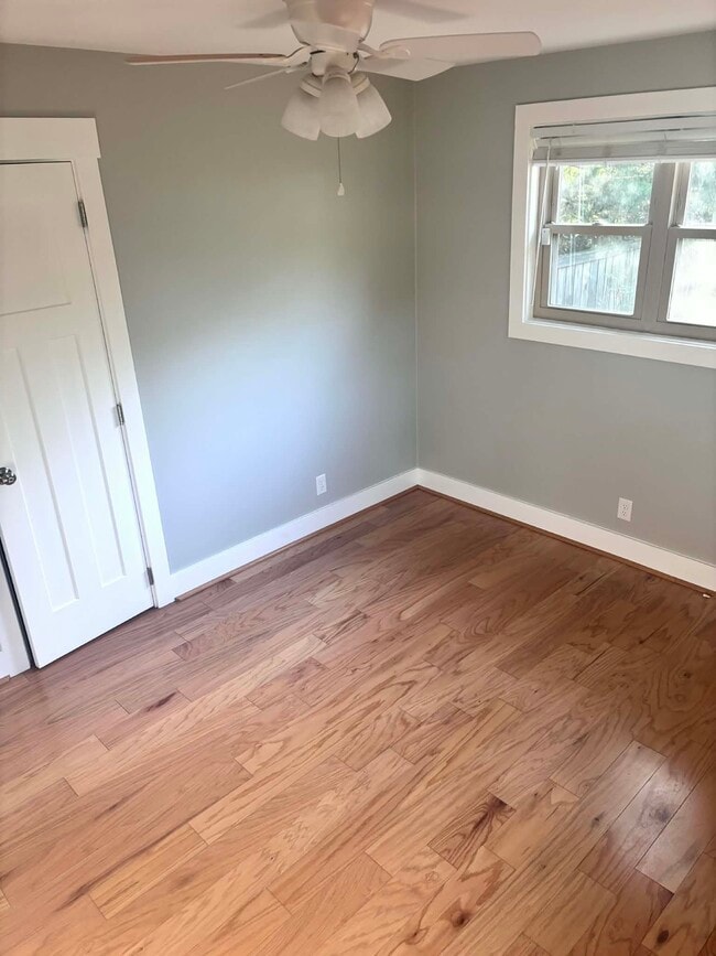 Building Photo - 339 Thole St