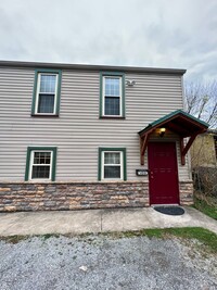 Building Photo - Charming Home - 2 Bed 1.5 Bath - Neville I...