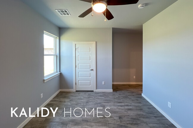 Building Photo - 213 Olde Ml Ct