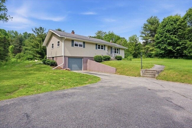 Building Photo - 395 Barnumville Rd