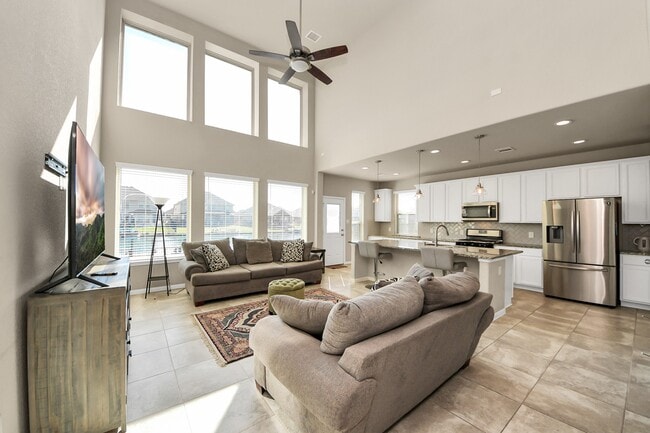 Building Photo - 29482 Westhope Dr