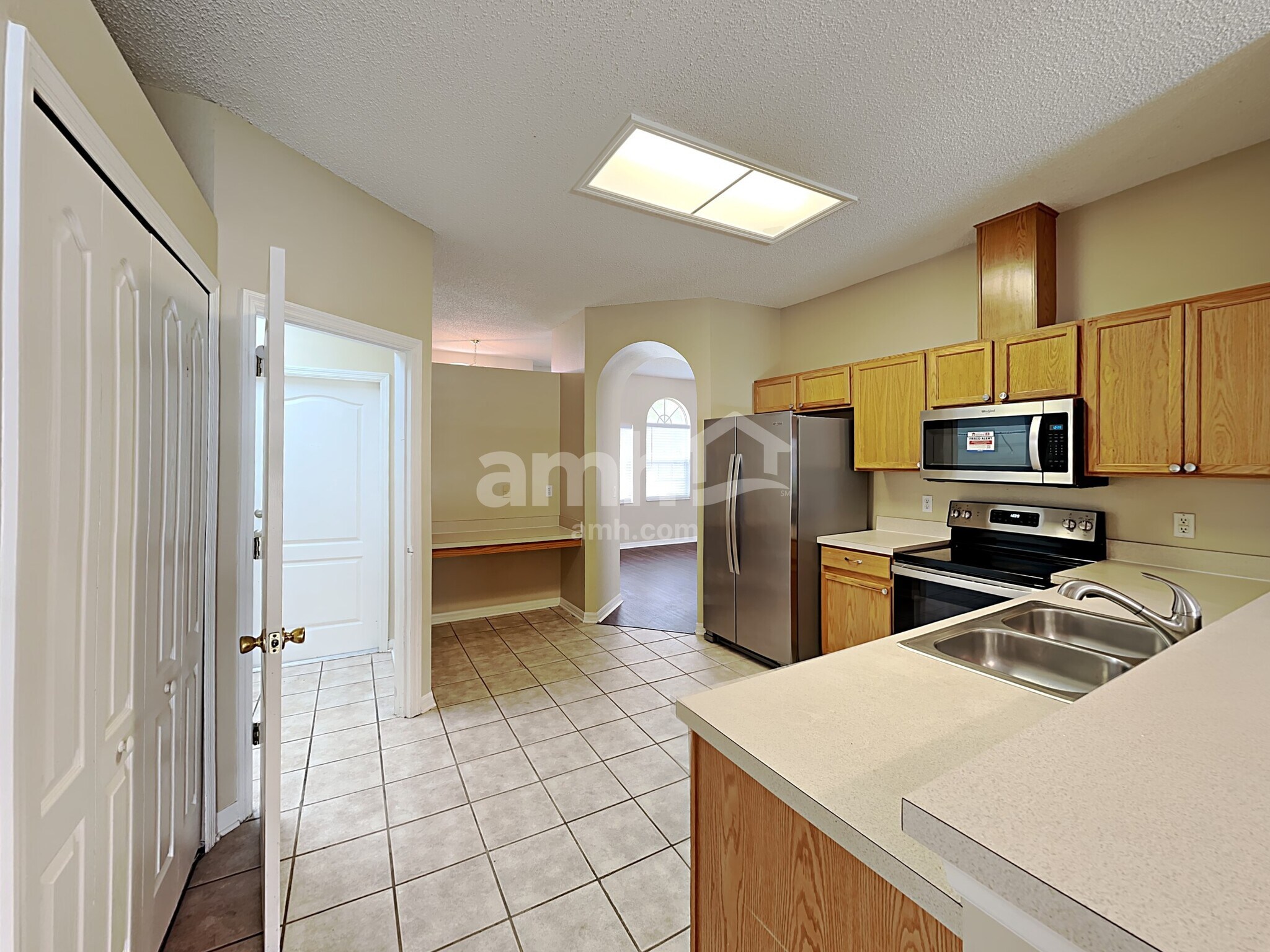 Building Photo - 9955 Shadow Creek Dr