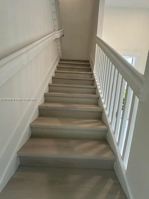 Building Photo - 1405 SE 26th Ter