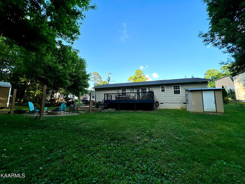Building Photo - 5615 Karen Dr
