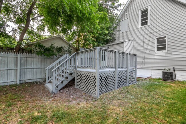 Building Photo - 705 Smith Ave SW