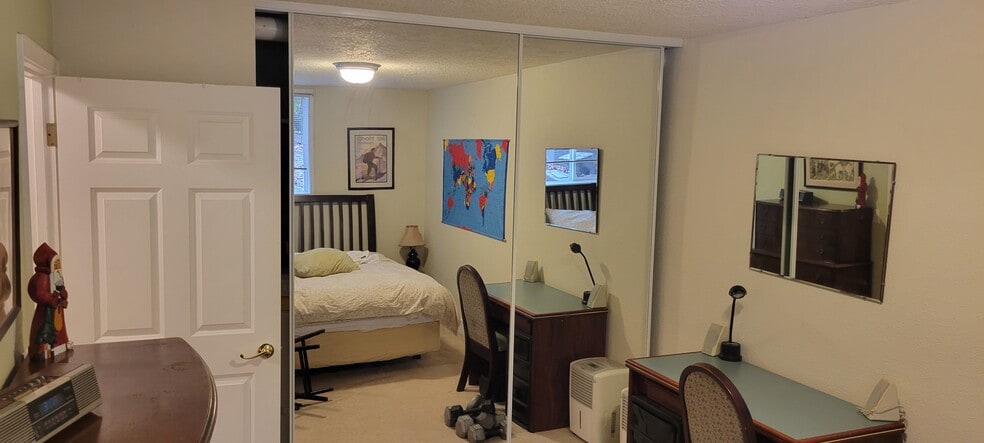 Bedroom - 100 Kerr Pky