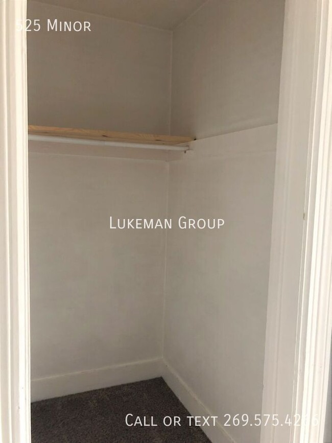 Building Photo - 525 Minor-