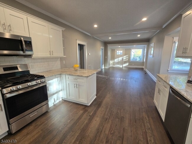 Building Photo - 100 N Bertrand Rd