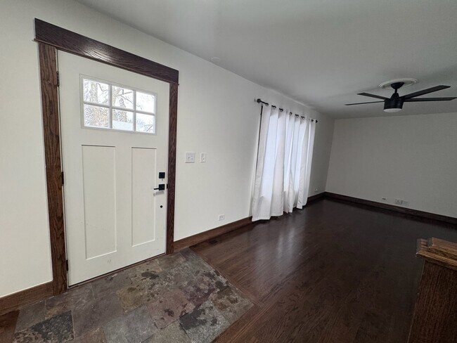 Building Photo - 754 Spring Rd