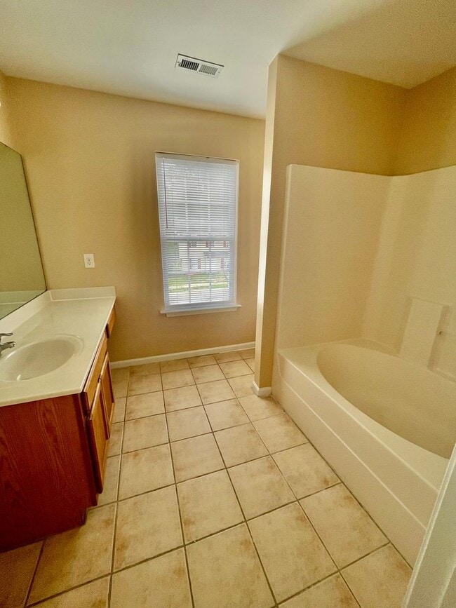 Building Photo - Welcome to this beautiful 4-bedroom, 2.5-b...
