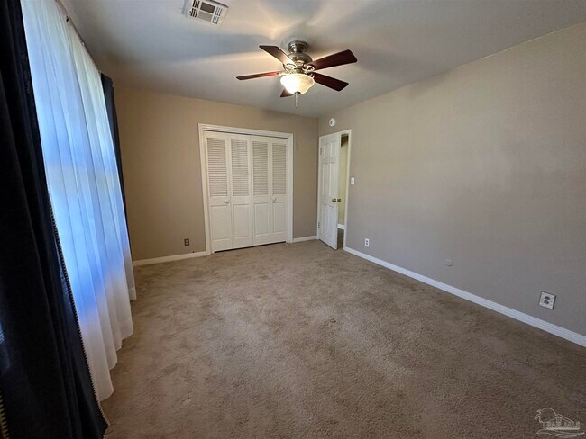 Building Photo - 5560 Homewood Rd