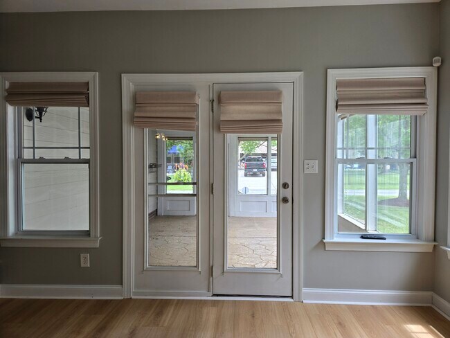 Building Photo - 8014 Ladys Secret Dr