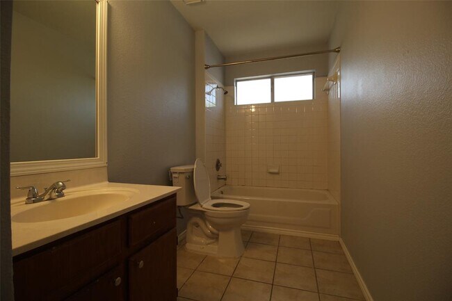 Building Photo - 12302 Uttimer Ln