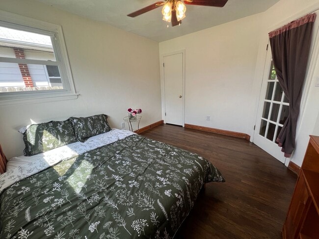 Building Photo - Mid - Century Modern Dream!   WILLOW TERRACE