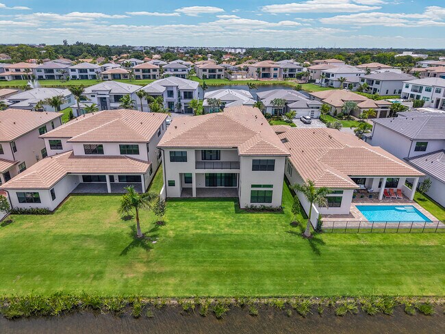Building Photo - 9523 Riverside Pk Dr