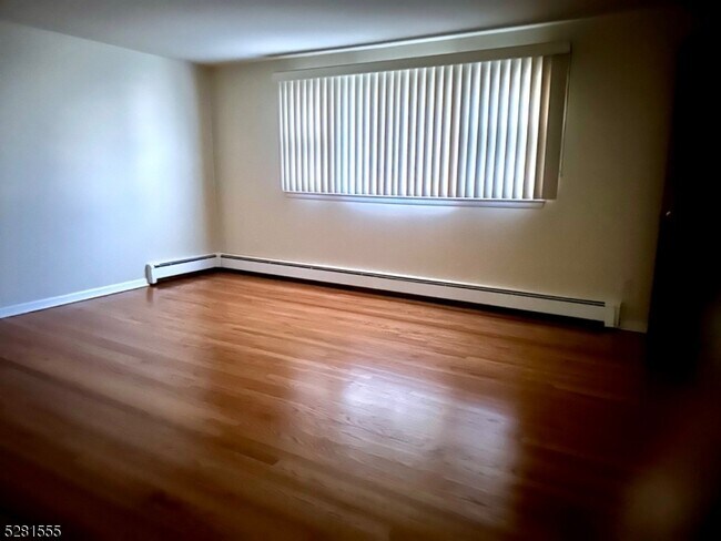 Building Photo - 63 Woodrow Ave