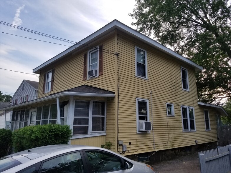Building Photo - 72 Durant St