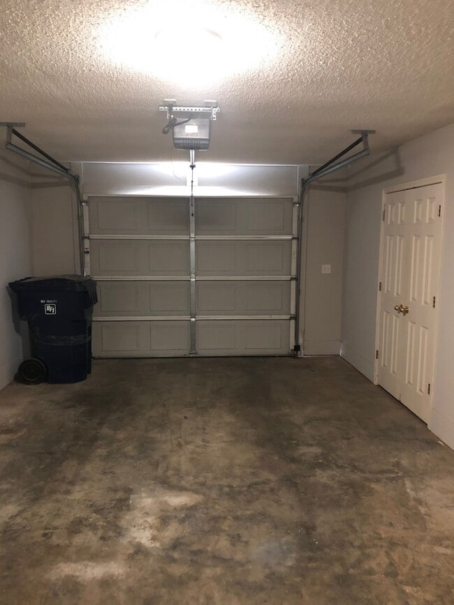 Building Photo - 368 Cobblestone Way
