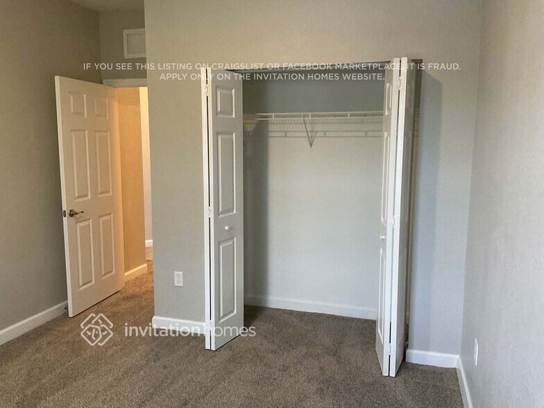 Building Photo - 3353 SE 2nd Ct