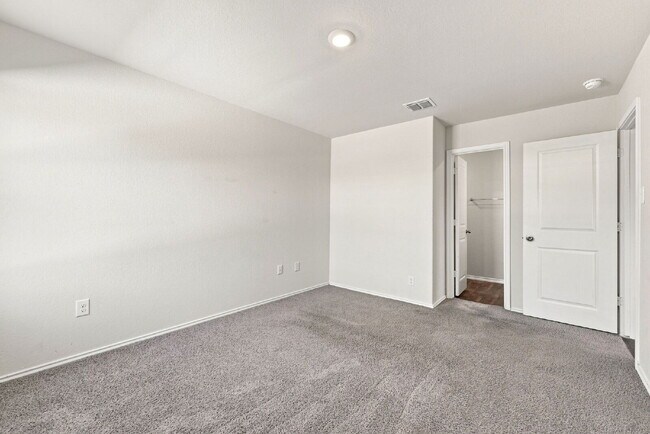 Building Photo - 8111 Autares Sq