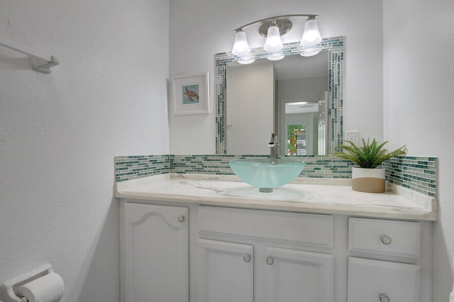 Building Photo - 27526 Los Amigos Ln