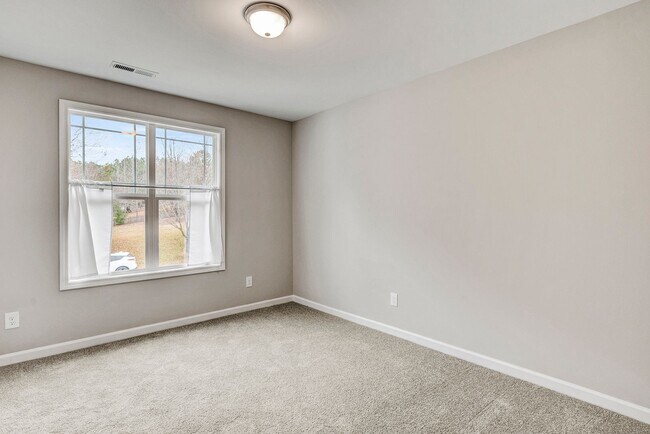 Building Photo - MOVE IN READY! BRAND NEW 4 bedroom 2.5 bat...