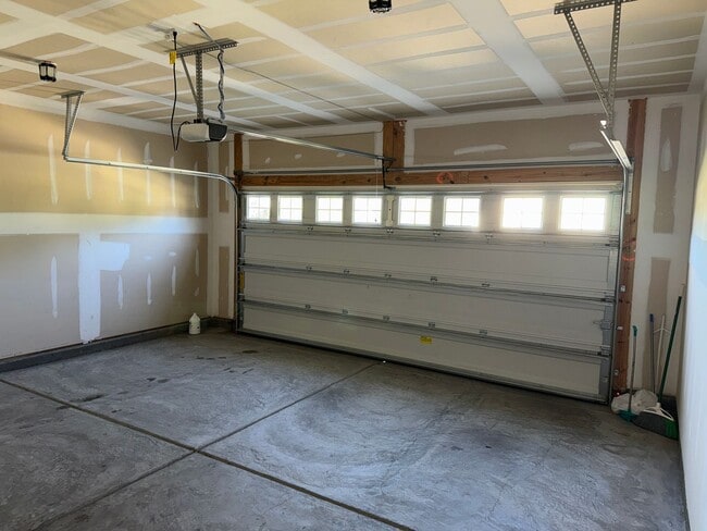 Building Photo - 17401 Carolina Hickory Dr