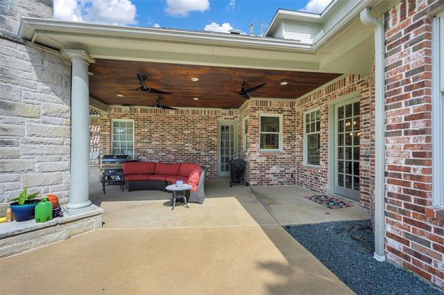 Building Photo - 6520 Twin Oaks Dr