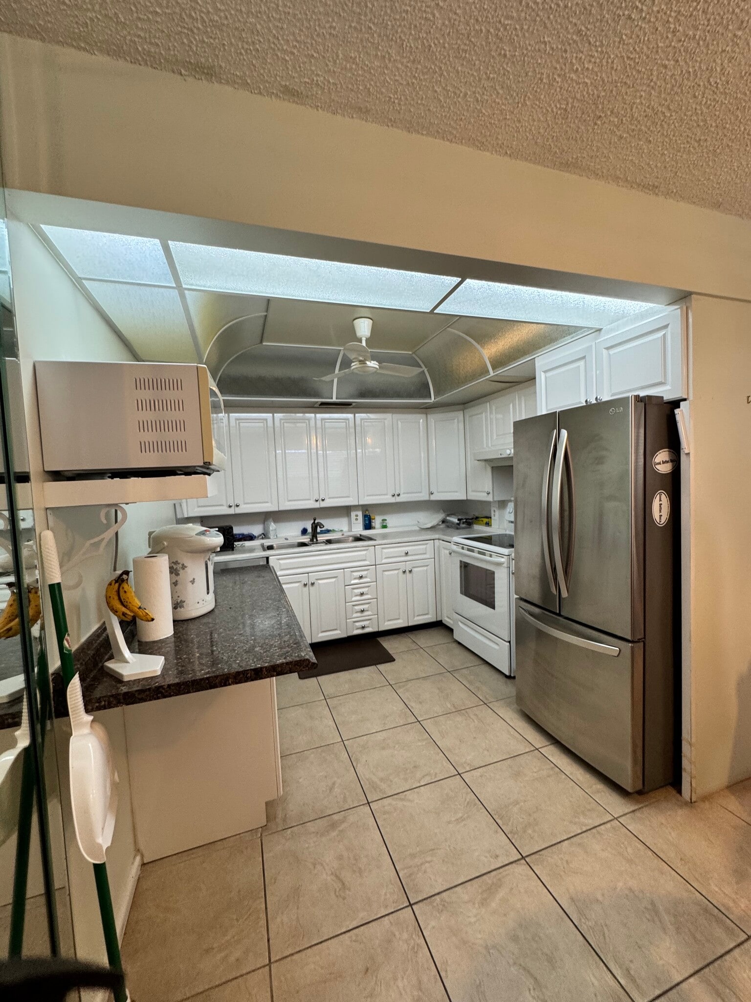 Building Photo - 4007 Yarmouth a