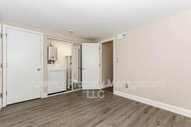 Building Photo - 811 Wesley Ave