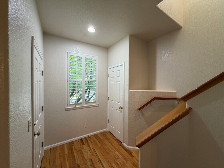 Building Photo - 5162 Southern Cross Ln