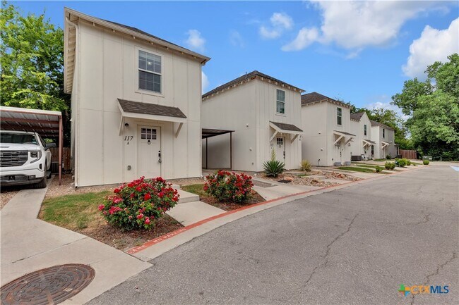 Building Photo - 350 Debus Dr