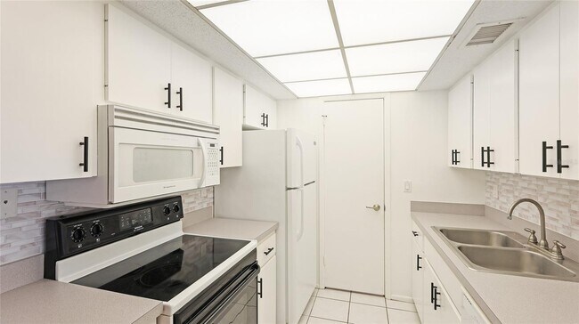 Building Photo - 6124 43rd St W
