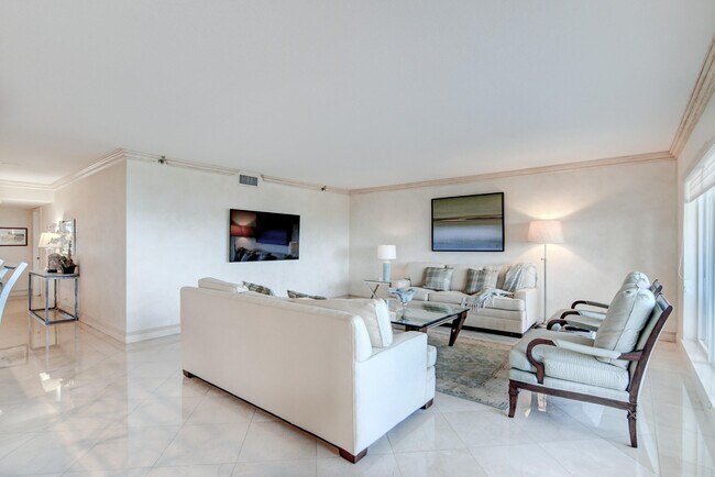 Building Photo - 4301 N Ocean Blvd