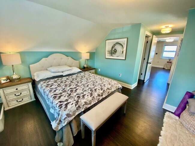 Building Photo - Spacious Condominium– Modern Comfort in th...