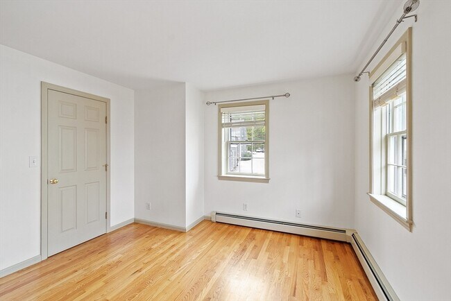Building Photo - 12 Morse Ct