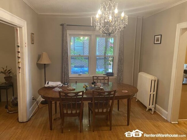 Building Photo - 4BR 2BA HOME IN UPTOWN AVAILABLE 10/4!