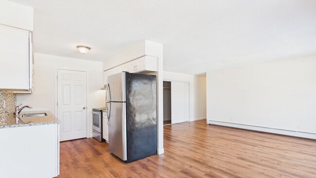 Building Photo - 10213 W 34th St