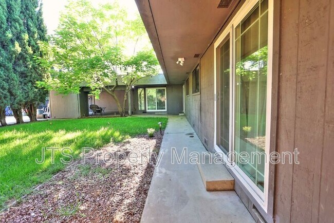 Building Photo - 3160 Watt Ave