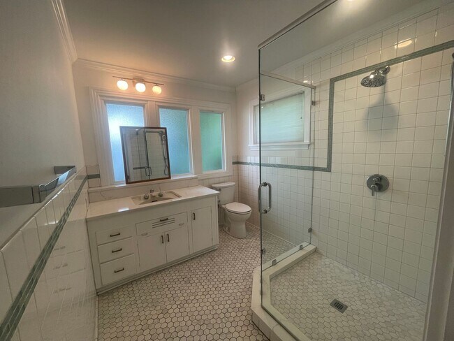 Building Photo - South Highland Beauty! This Is The One To ...